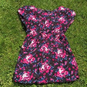 Rose printed forever 21 dress with pockets
